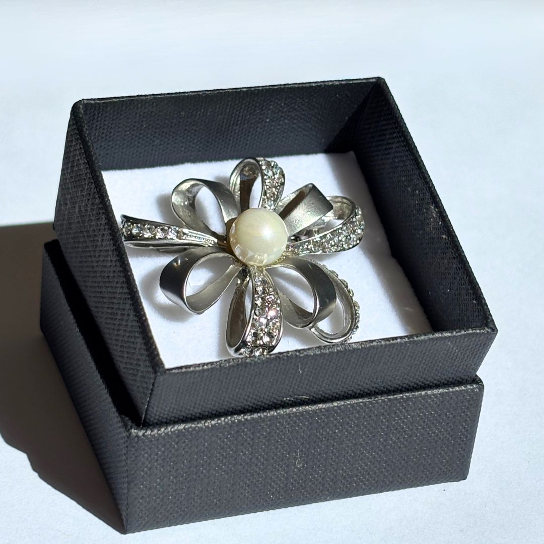 Fleur de Ruban Stock Pin