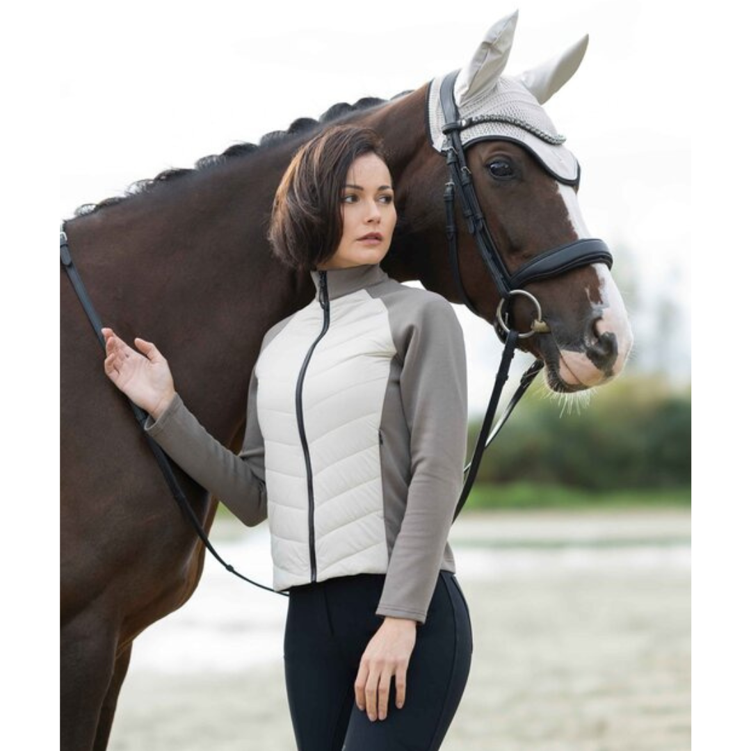 Beige / Taupe quilted jacket by Lauria Garrelli, breathable elasticated fit, two way zip.